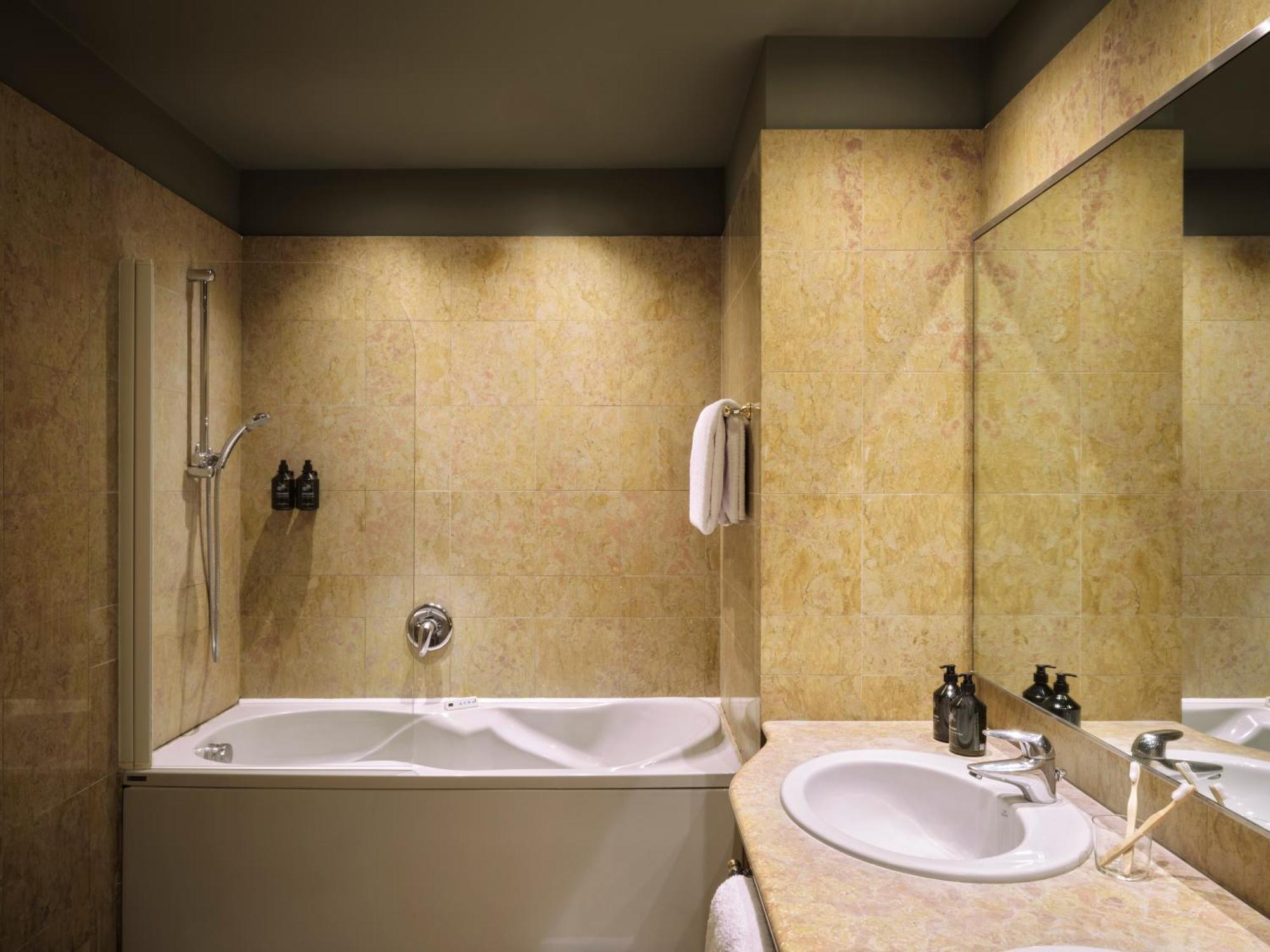 Max Brown Hotel Missori, Part Of Sircle Collection Милан Экстерьер фото