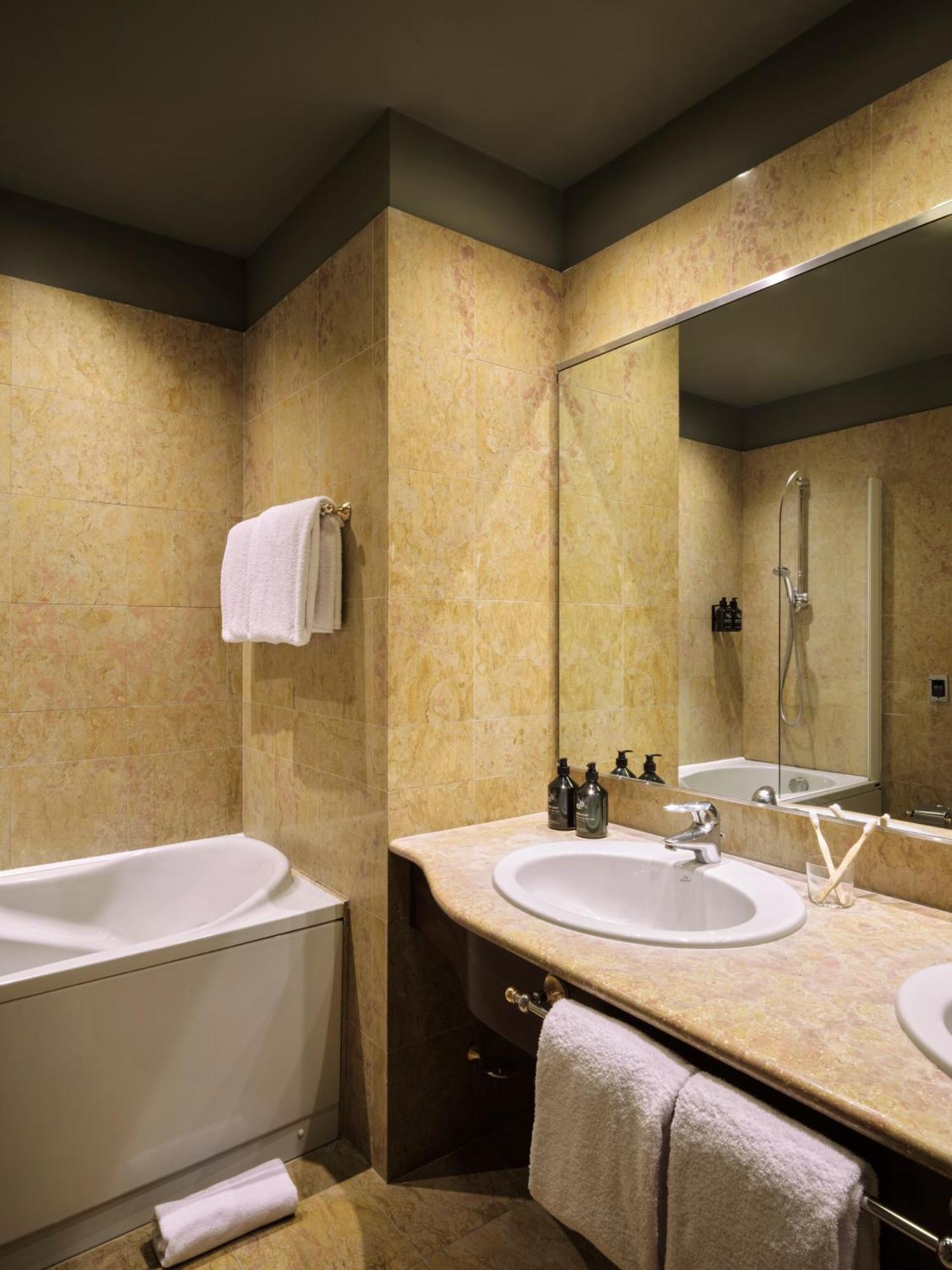 Max Brown Hotel Missori, Part Of Sircle Collection Милан Экстерьер фото