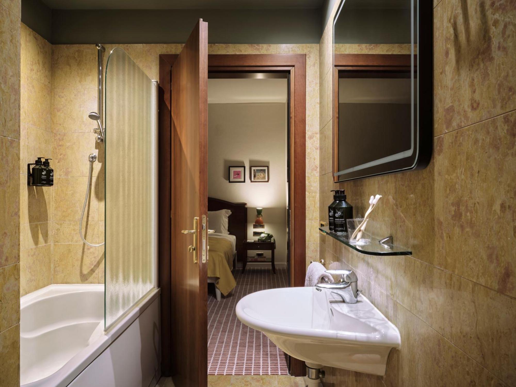 Max Brown Hotel Missori, Part Of Sircle Collection Милан Экстерьер фото